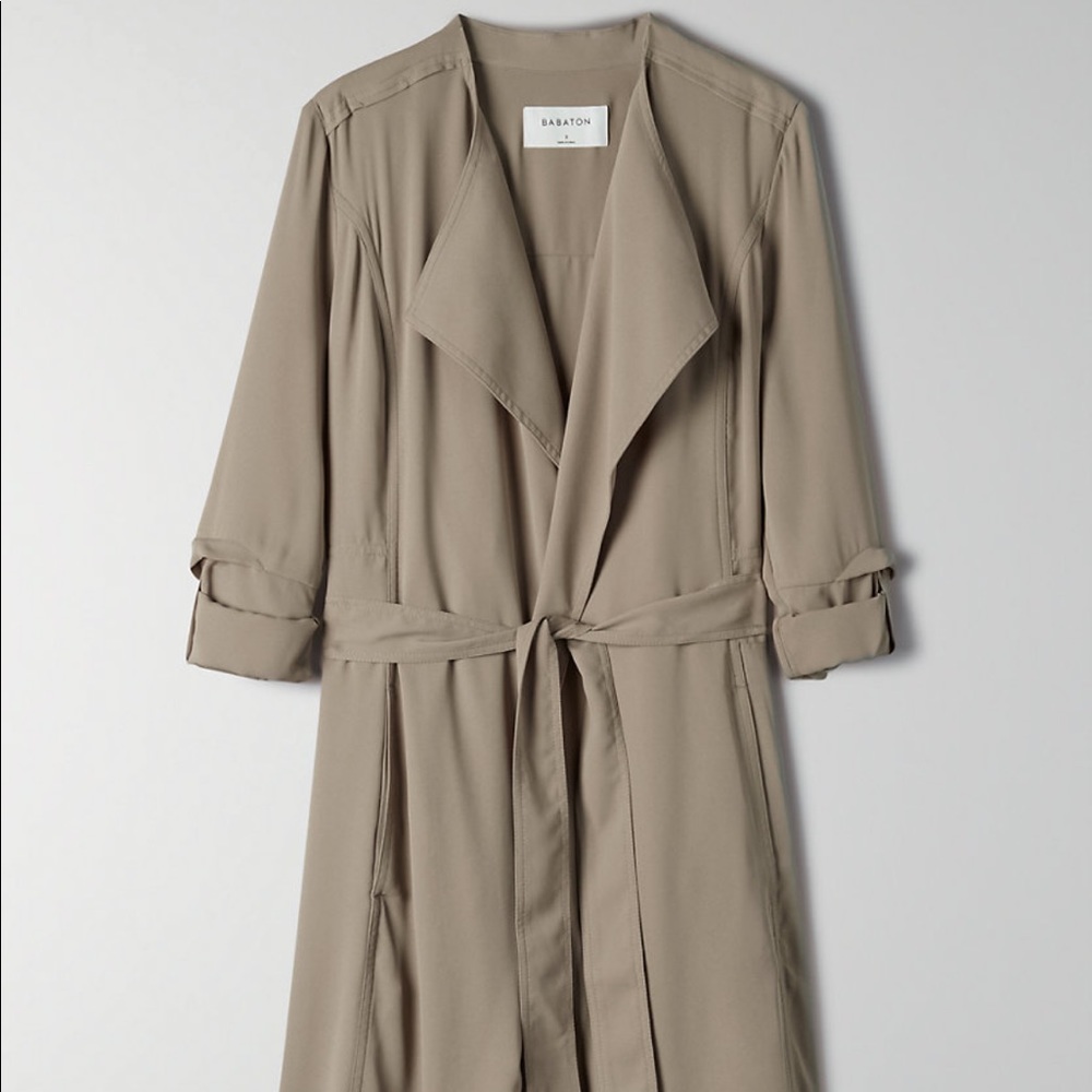 Aritizia Babaton Flowy Trench Coat